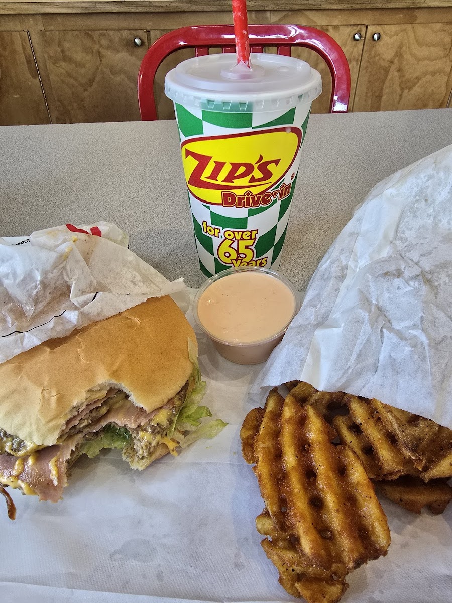 Zip's Drive In Photos 2